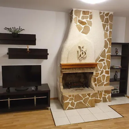 Апартамент Олмо Комфорт Apartamento