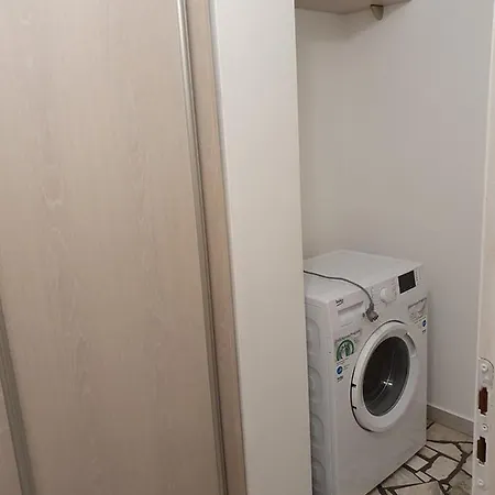 Апартамент Олмо Комфорт Apartamento *